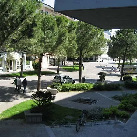 Zipster Apartament *